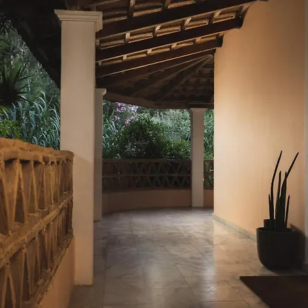 Апартаменты Private Apartment, Unique Location - Sea View Литакия