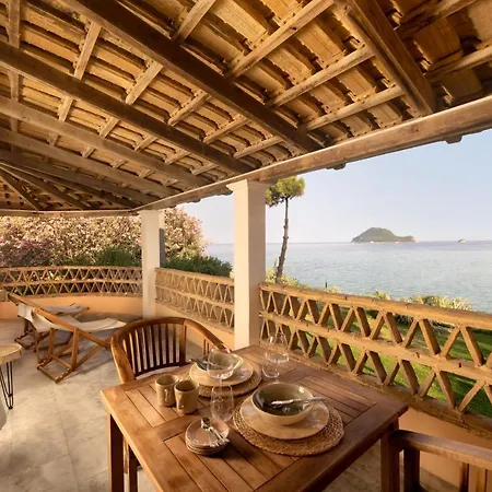 Private Apartment, Unique Location - Sea View * Литакия