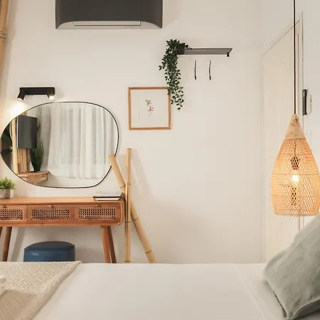 Апартаменты Private Apartment, Unique Location - Sea View *