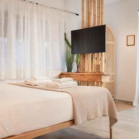 Апартаменты Private Apartment, Unique Location - Sea View *
