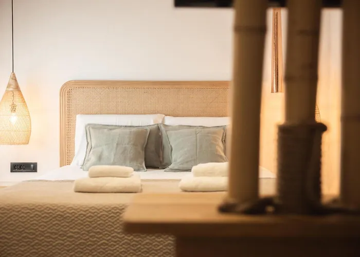 Private Apartment, Unique Location - Sea View *