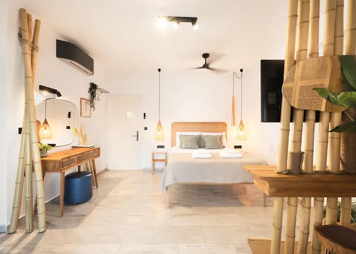 Private Apartment, Unique Location - Sea View