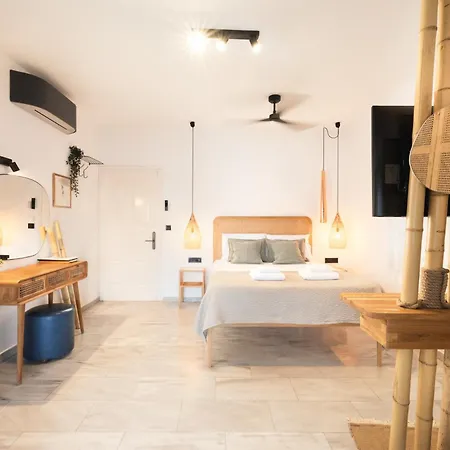 Private Apartment, Unique Location - Sea View