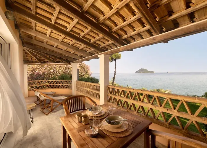 Private Apartment, Unique Location - Sea View * Литакия