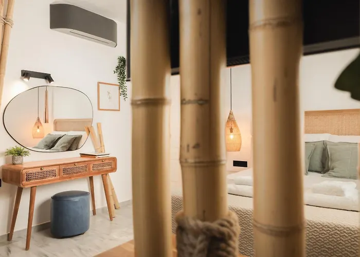 Private Apartment, Unique Location - Sea View * Литакия
